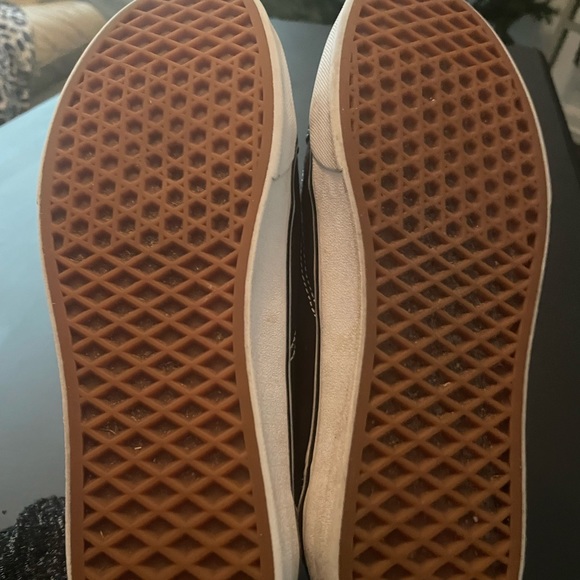 Men's Vans Old Skool Classic Tennis shoes - Picture 2 of 2